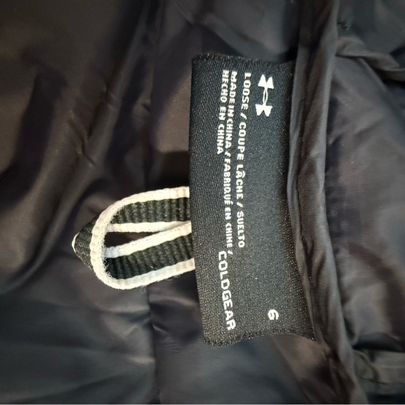 Under Armour Little Girls’ ColdGear Puffer Jacket w/zippered pockets - Picture 5 of 6